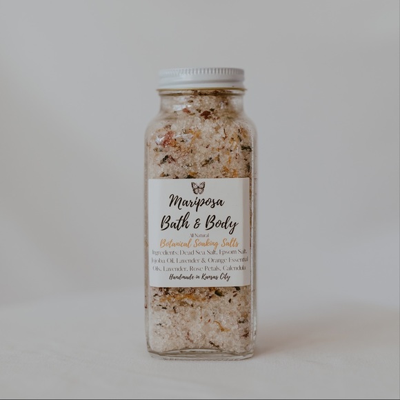 ✨Mariposa Bath & Body Botanical Soaking Salts✨